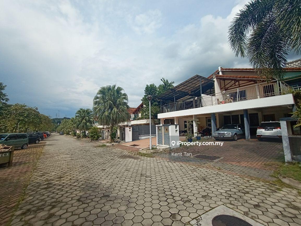 Townhouse for Sale in Taman Equine Park, Seri Kembangan by Kent Tan - iProperty.com.my