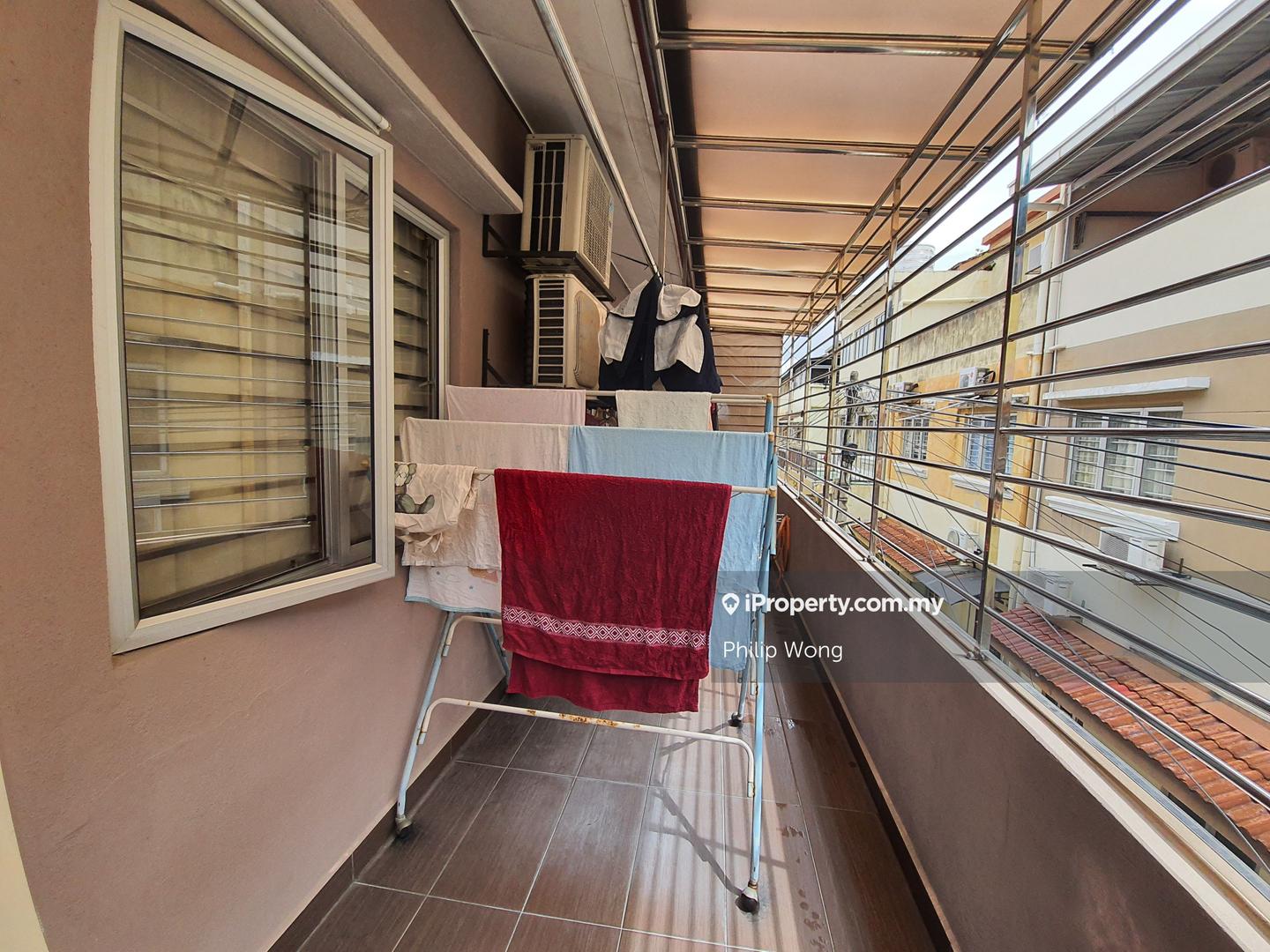 Rumah Berangkai 2 Tingkat untuk Dijual di Taman Prima Tropika, Seri Kembangan oleh Philip Wong - iProperty.com.my