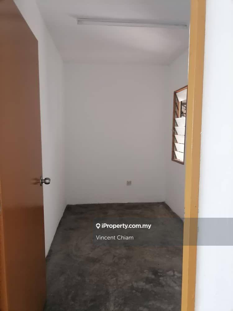 Rumah Pangsa untuk Dijual di Lestari Apartment oleh Vincent Chiam - iProperty.com.my