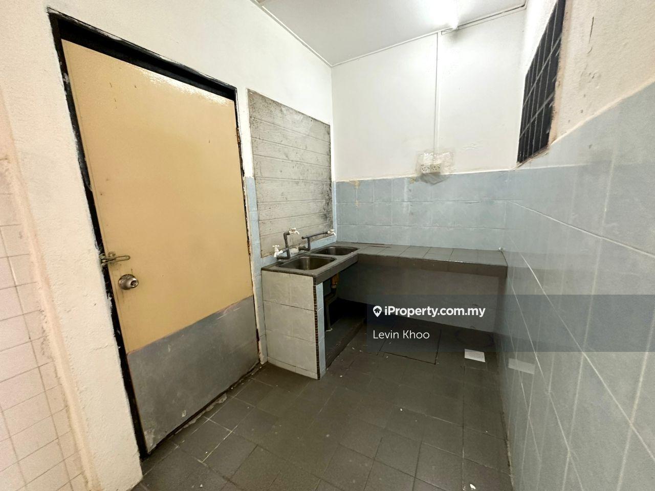 Rumah Berangkai 2 Tingkat untuk Dijual di [18x65] 2 Sty Terrace End lot Country Homes Desa 1, Rawang oleh Levin Khoo - iProperty.com.my