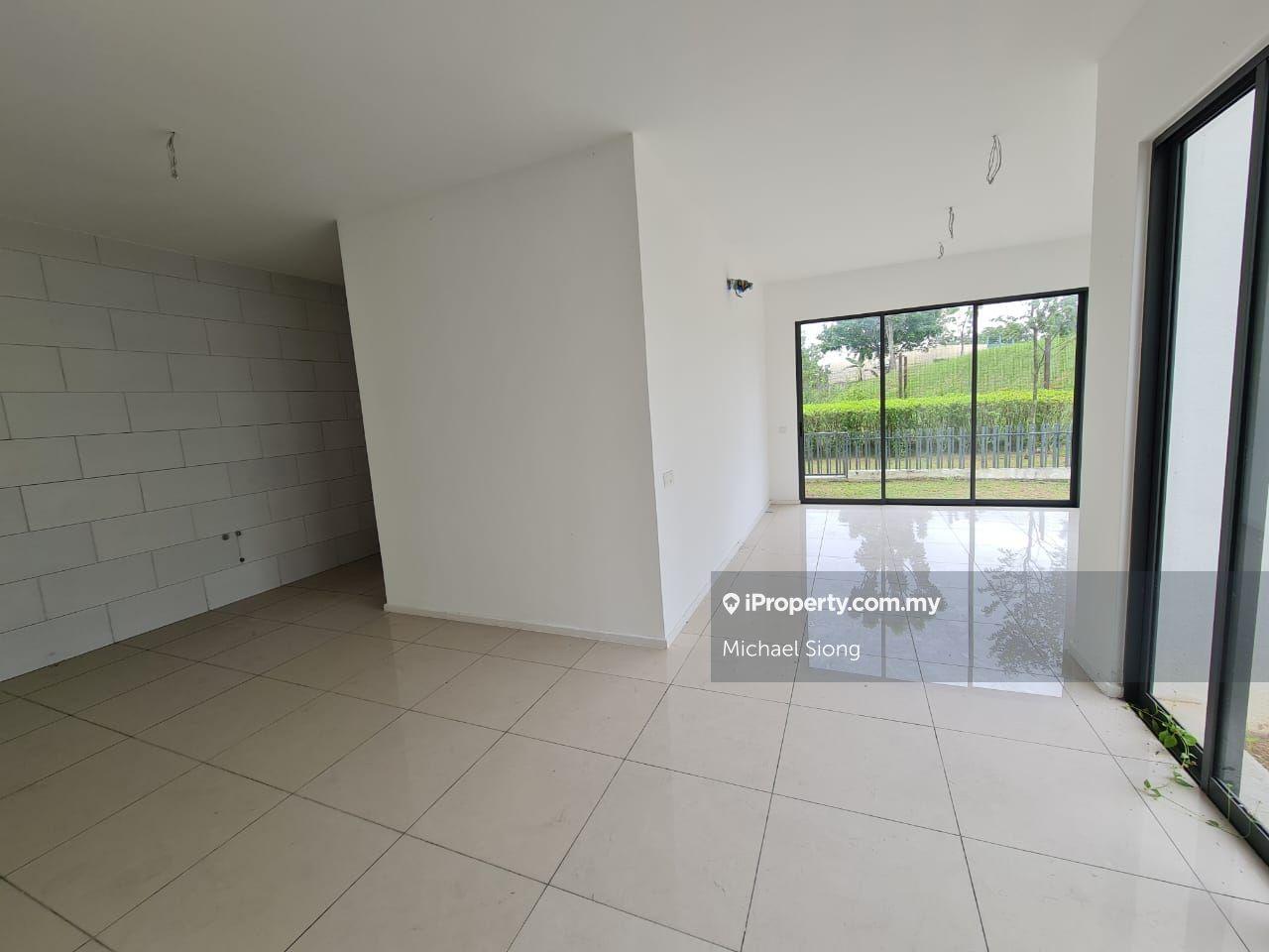 Rumah Berangkai 3 Tingkat untuk Dijual di Tamansari Amaryllis , Rawang , 3 Storey , End Lot, Rawang oleh Michael Siong - iProperty.com.my