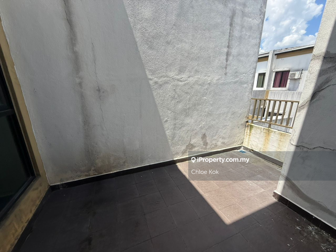 Rumah Berangkai 3 Tingkat untuk Dijual di Taman Anggun 3, Rawang oleh Chloe Kok - iProperty.com.my