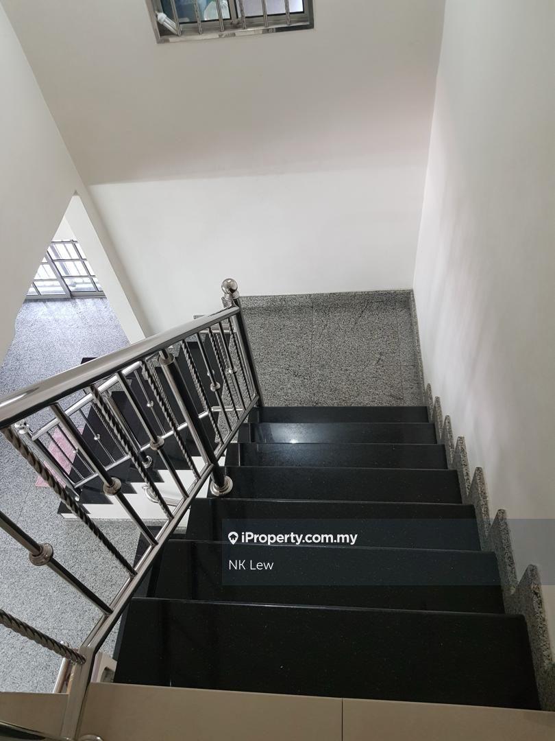 Rumah Berangkai 2 Tingkat untuk Dijual di Taman Bukit Serdang, Seri Kembangan oleh NK Lew - iProperty.com.my