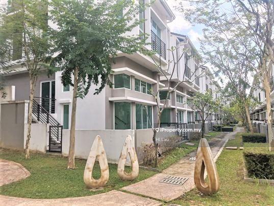 3-storey Terraced House for Sale in 3 Sty Freehold Terrace 2755sf Tiara South Semenyih, Semenyih by Hl Lau - iProperty.com.my