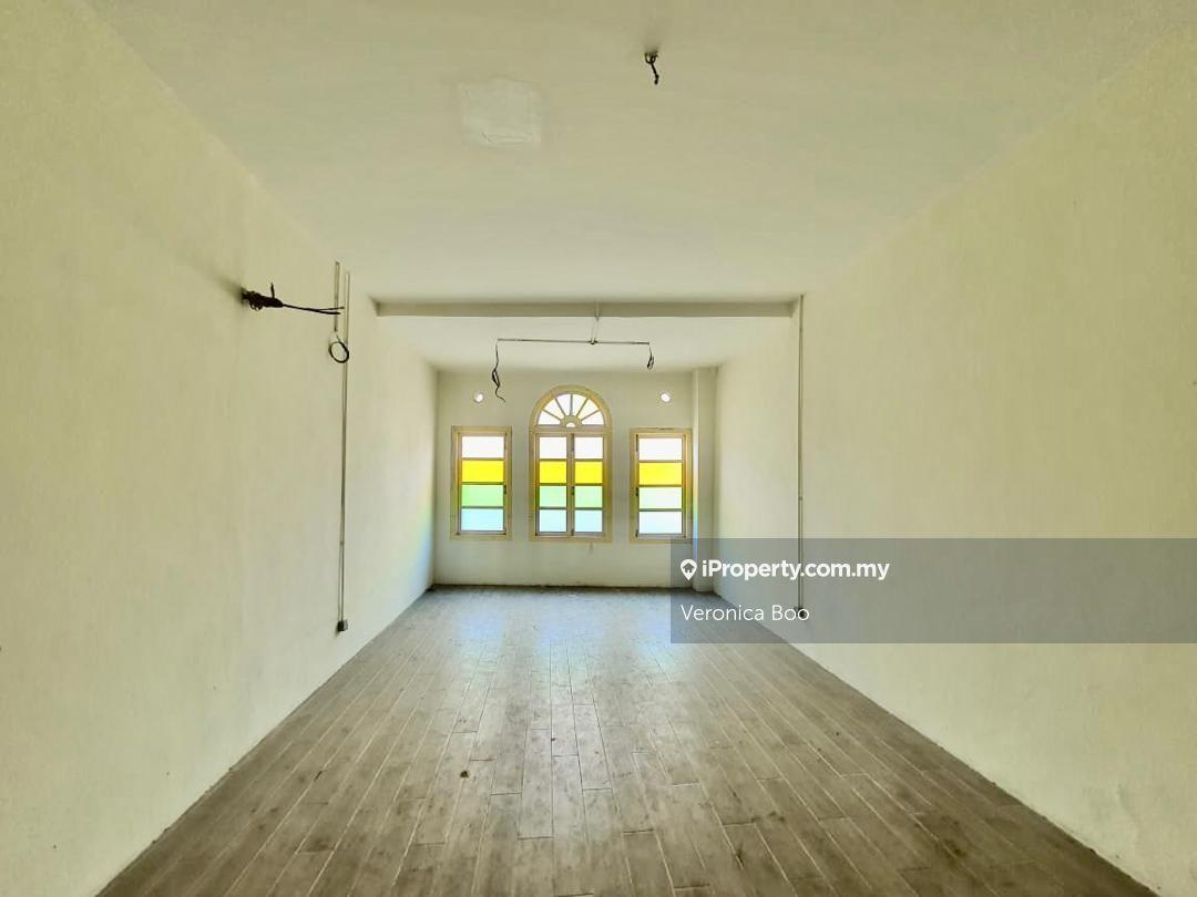 Kedai untuk Disewa di 3 Storey Adjoining Commercial Shoplot Georgetown, George Town oleh Veronica Boo - iProperty.com.my