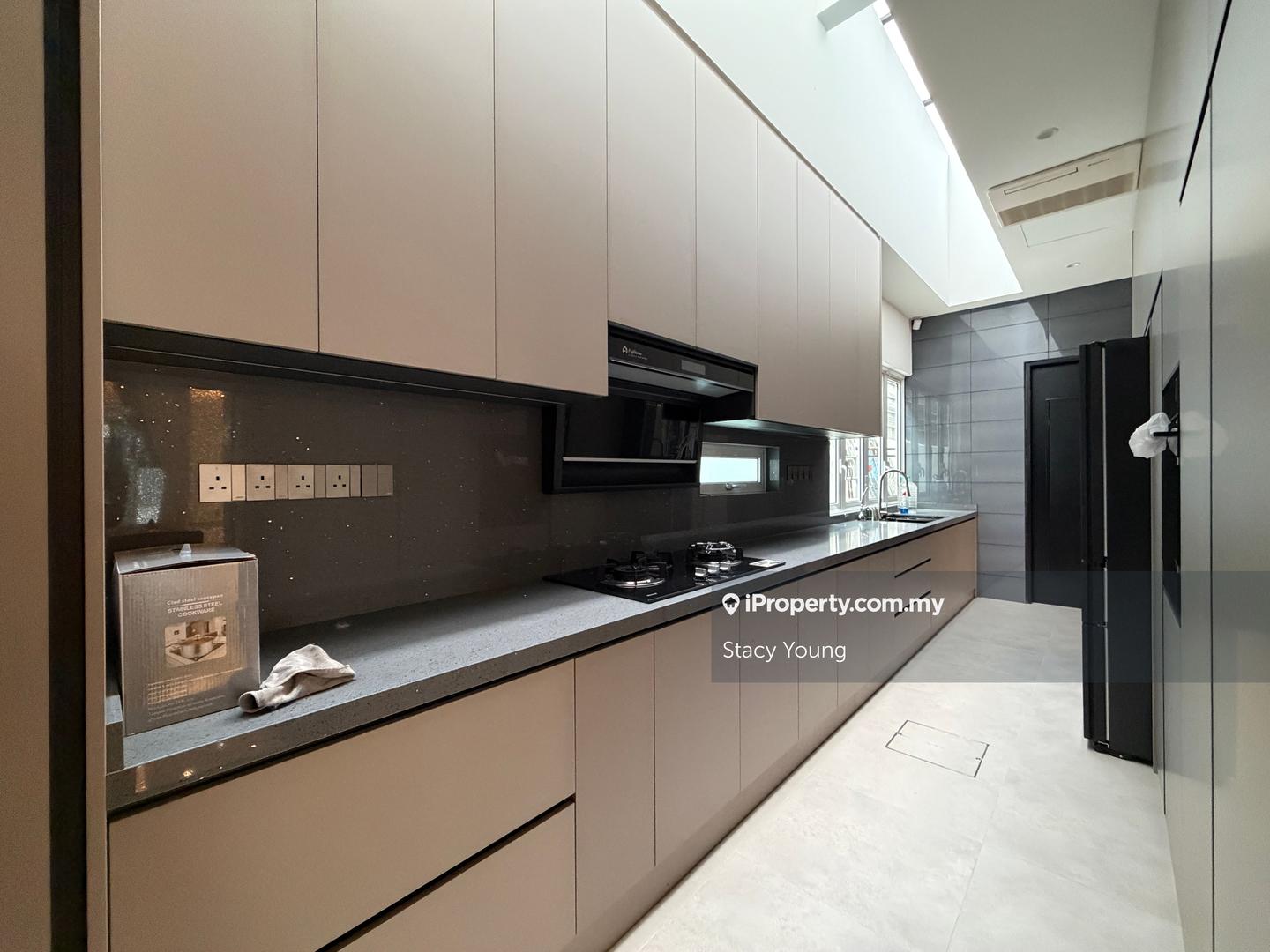 Rumah Berkembar untuk Dijual di Taman Puncak Indah, Ampang oleh Stacy Young - iProperty.com.my