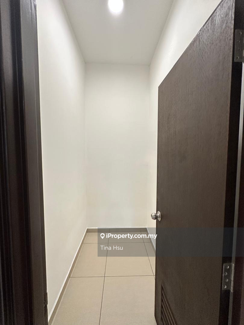 Service Residence for Sale in Molek Regency by Tina Hsu - iProperty.com.my