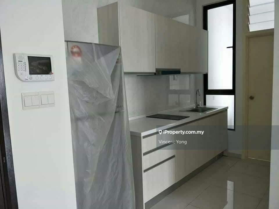 Service Residence for Sale in D'Summit Residences by Vincent Yong - iProperty.com.my