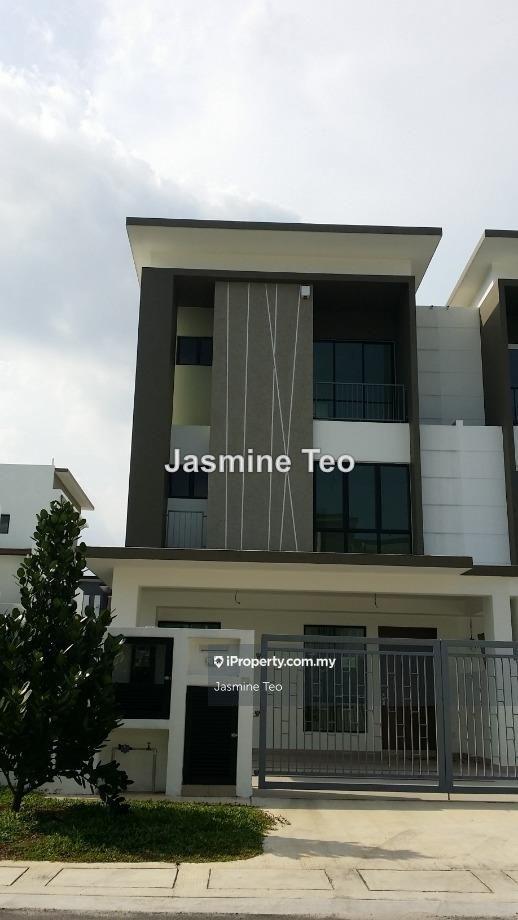 Rumah Berkembar untuk Dijual di Setia Utama 1, Setia Alam oleh Jasmine Teo - iProperty.com.my