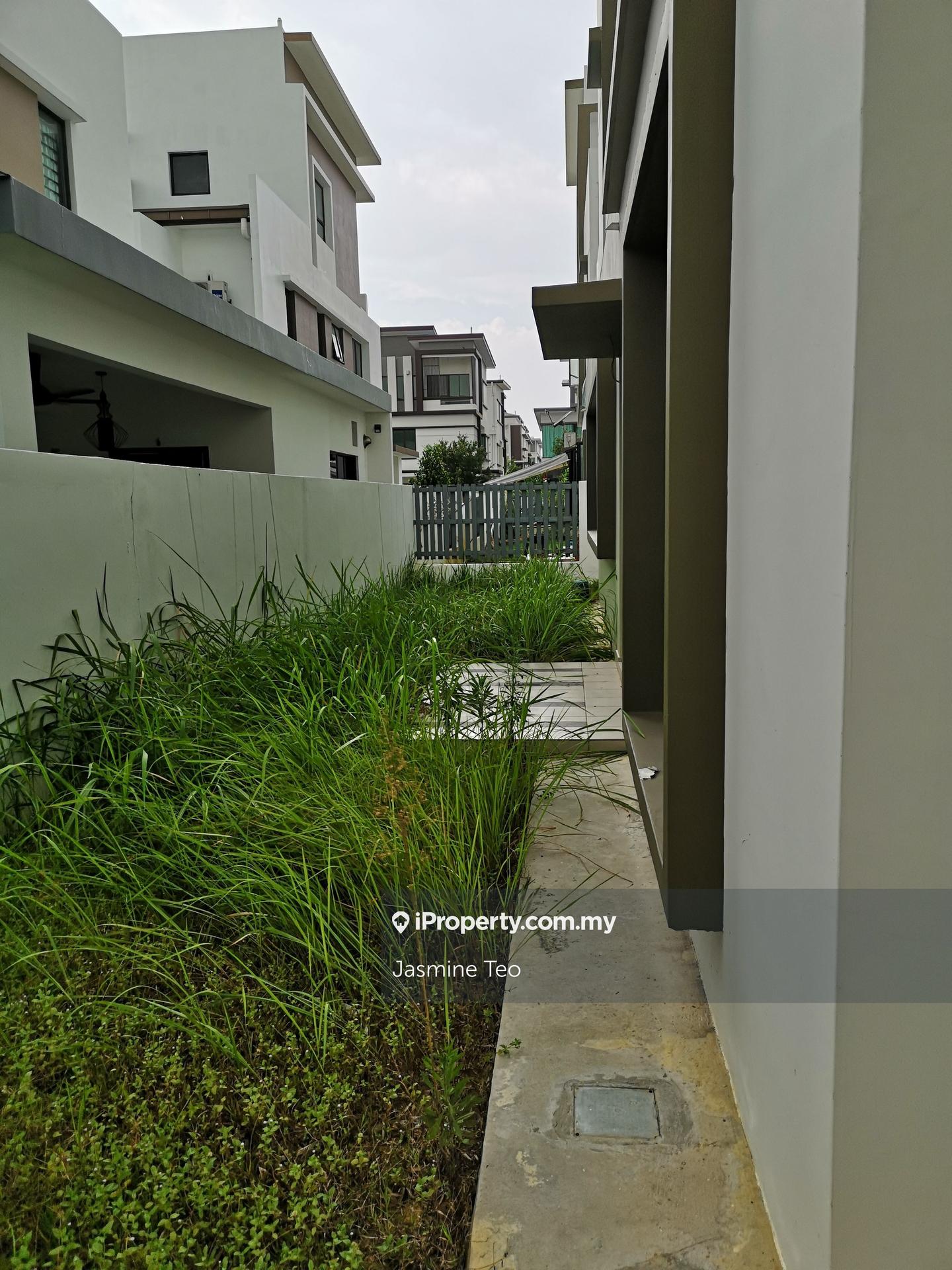 Rumah Berkembar untuk Dijual di Setia Utama 1, Setia Alam oleh Jasmine Teo - iProperty.com.my