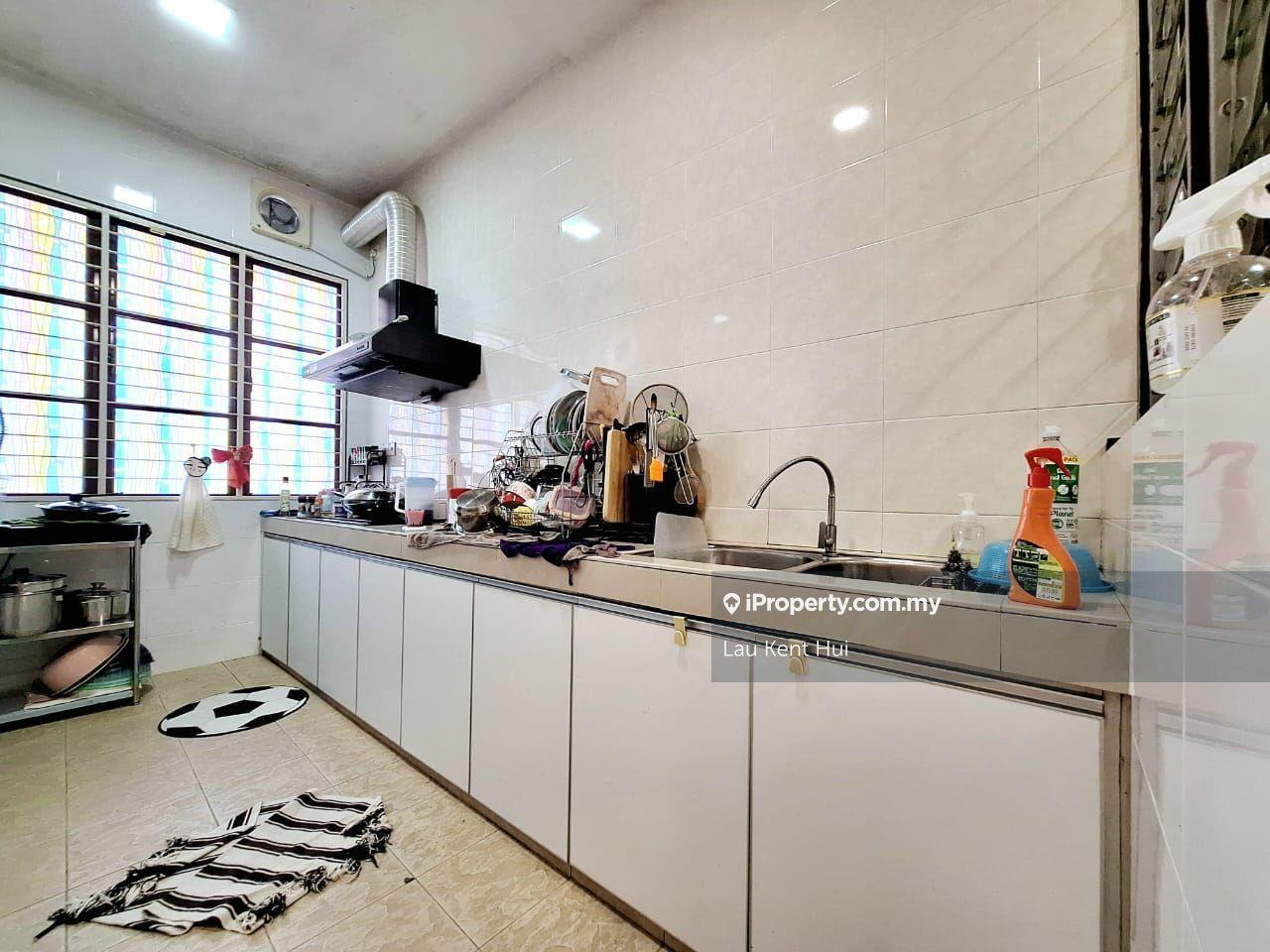 Rumah Berkembar untuk Dijual di Taman Lestari Perdana, Seri Kembangan oleh Lau Kent Hui - iProperty.com.my