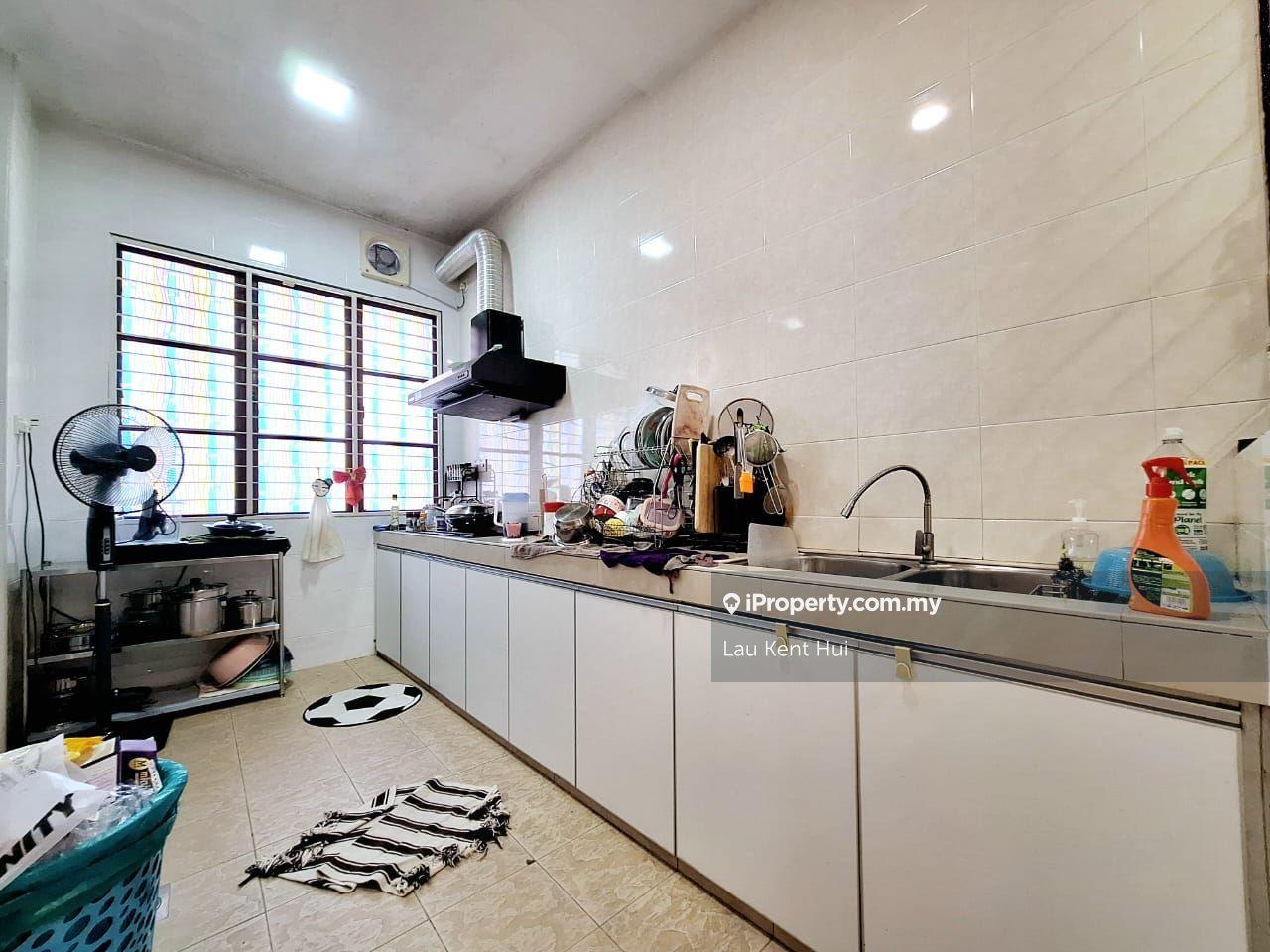 Rumah Berkembar untuk Dijual di Taman Lestari Perdana, Seri Kembangan oleh Lau Kent Hui - iProperty.com.my