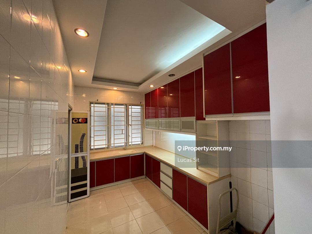 Condominium for Sale in Platinum Hill PV 8 by Lucas Sit - iProperty.com.my