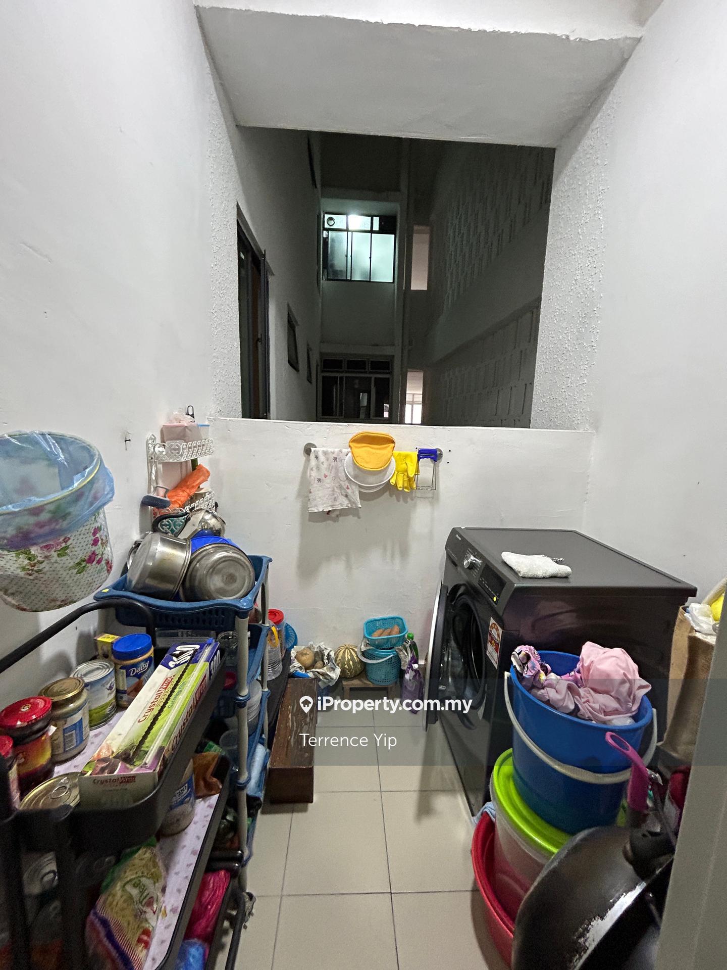 Residensi Servis untuk Dijual di Twin Residences oleh Terrence Yip - iProperty.com.my