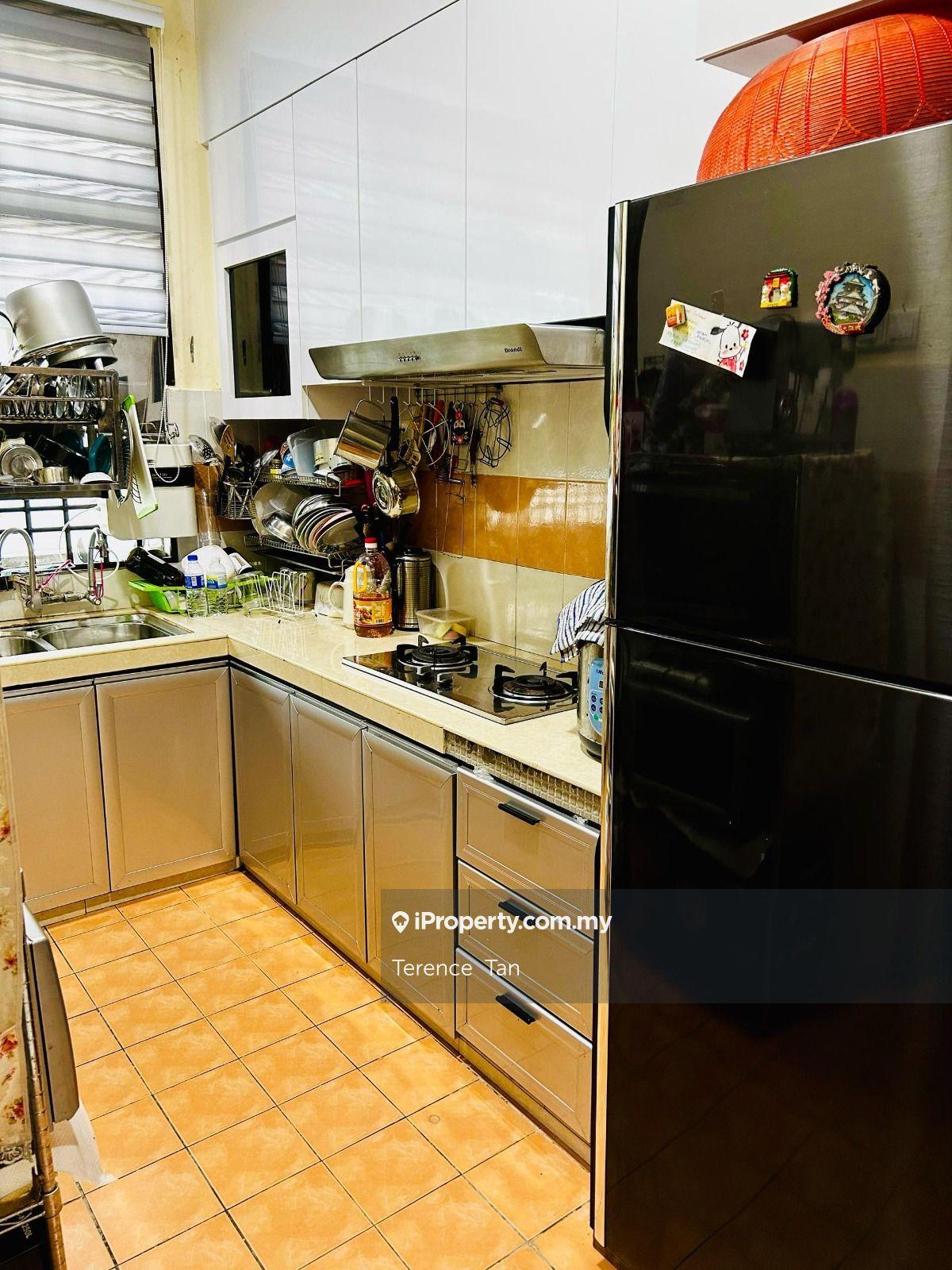 Rumah Berangkai 2 Tingkat untuk Dijual di Taman Bestari Indah, Ulu Tiram oleh Terence Tan - iProperty.com.my