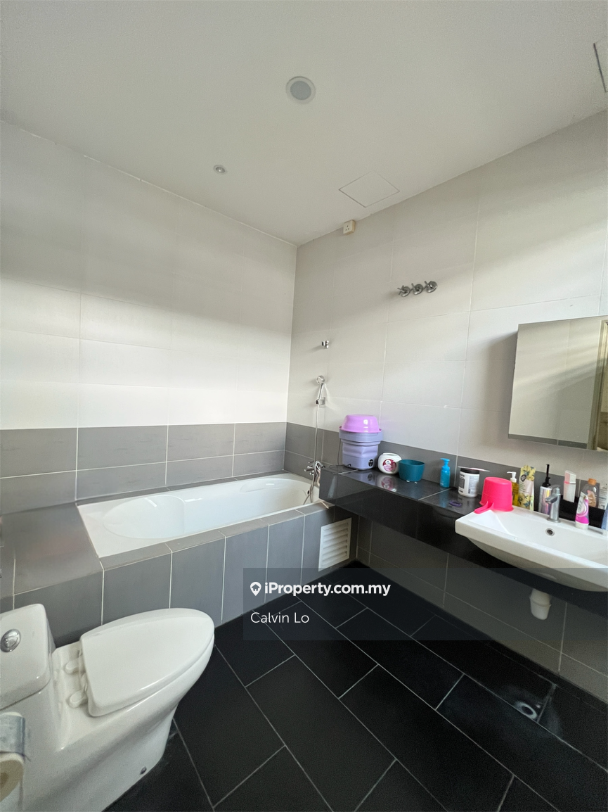 Rumah Berangkai 3 Tingkat untuk Dijual di Kinrara Residence, Puchong oleh Calvin Lo - iProperty.com.my