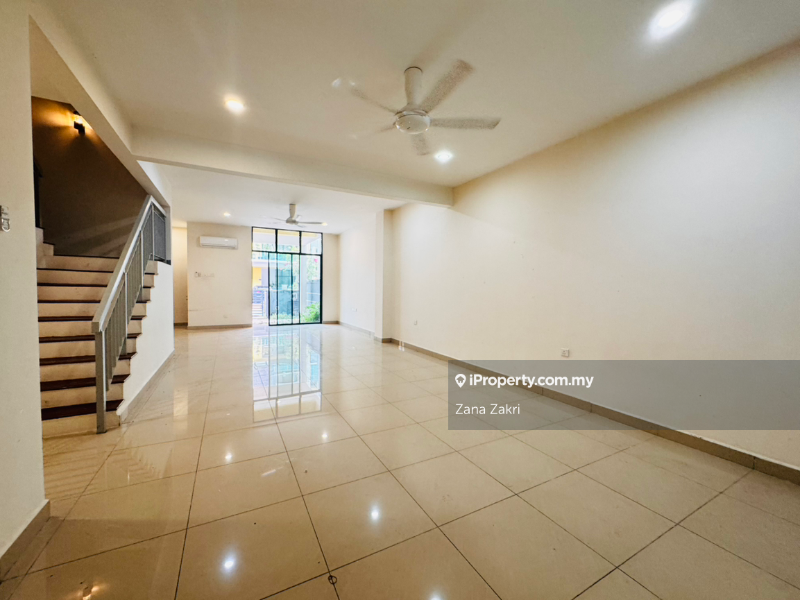 Rumah Berangkai 3 Tingkat untuk Dijual di TAMAN UKAY TROPIKA, Ampang oleh Zana Zakri - iProperty.com.my