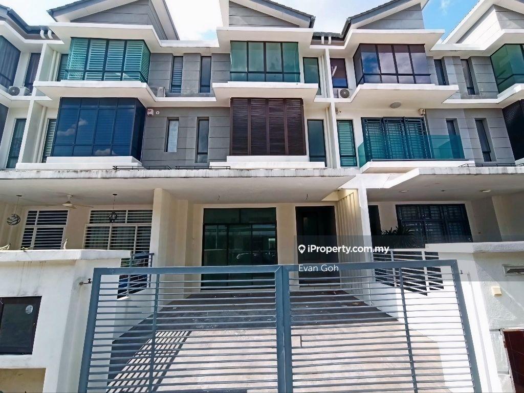 Rumah Berangkai 2.5 Tingkat untuk Dijual di Taman Putra Impiana, Puchong oleh Evan Goh - iProperty.com.my