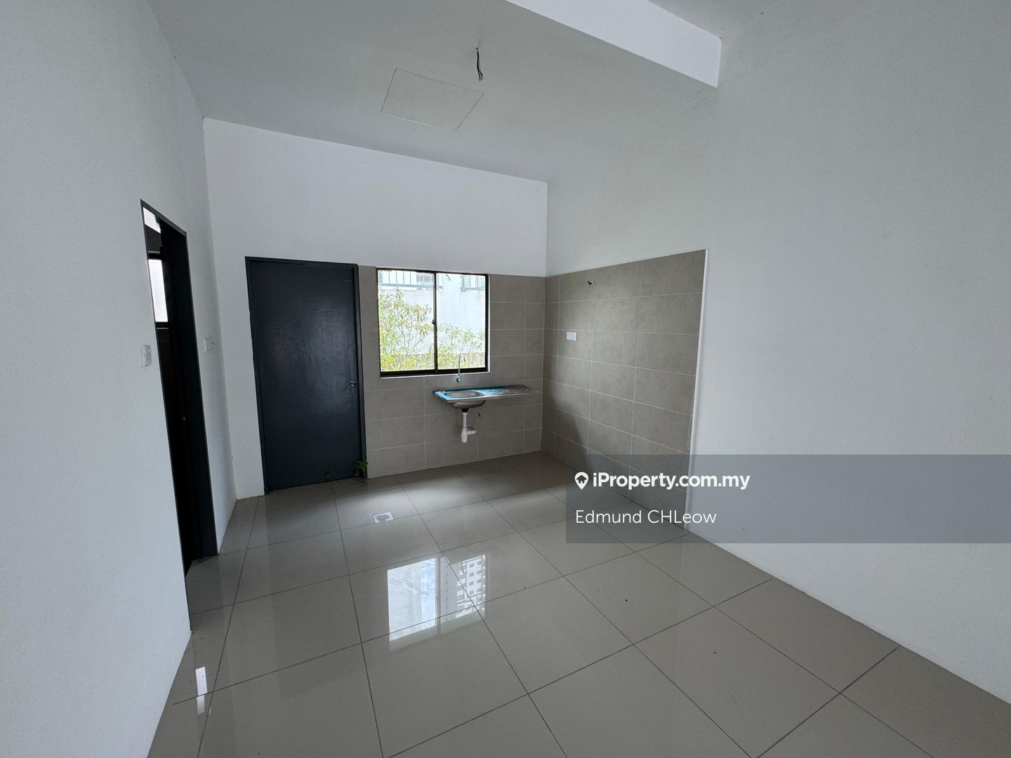 Rumah Berkembar untuk Dijual di Taman Anggun, Rawang oleh Edmund CHLeow - iProperty.com.my