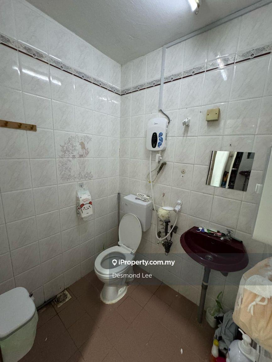 Rumah Berangkai 2 Tingkat untuk Dijual di Taman Desa Tebrau, Tebrau oleh Desmond Lee - iProperty.com.my