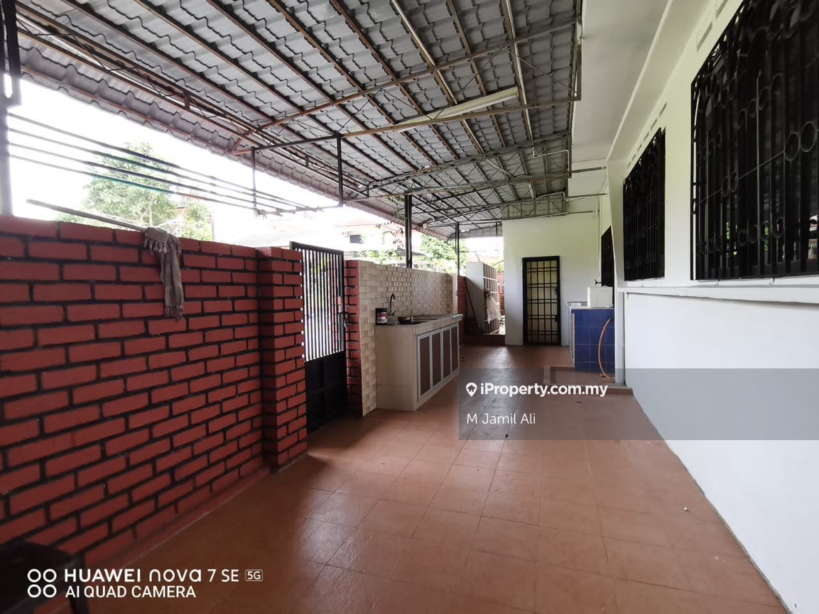 Bungalow House for Sale in Kampung Melayu, Kluang by M Jamil Ali - iProperty.com.my