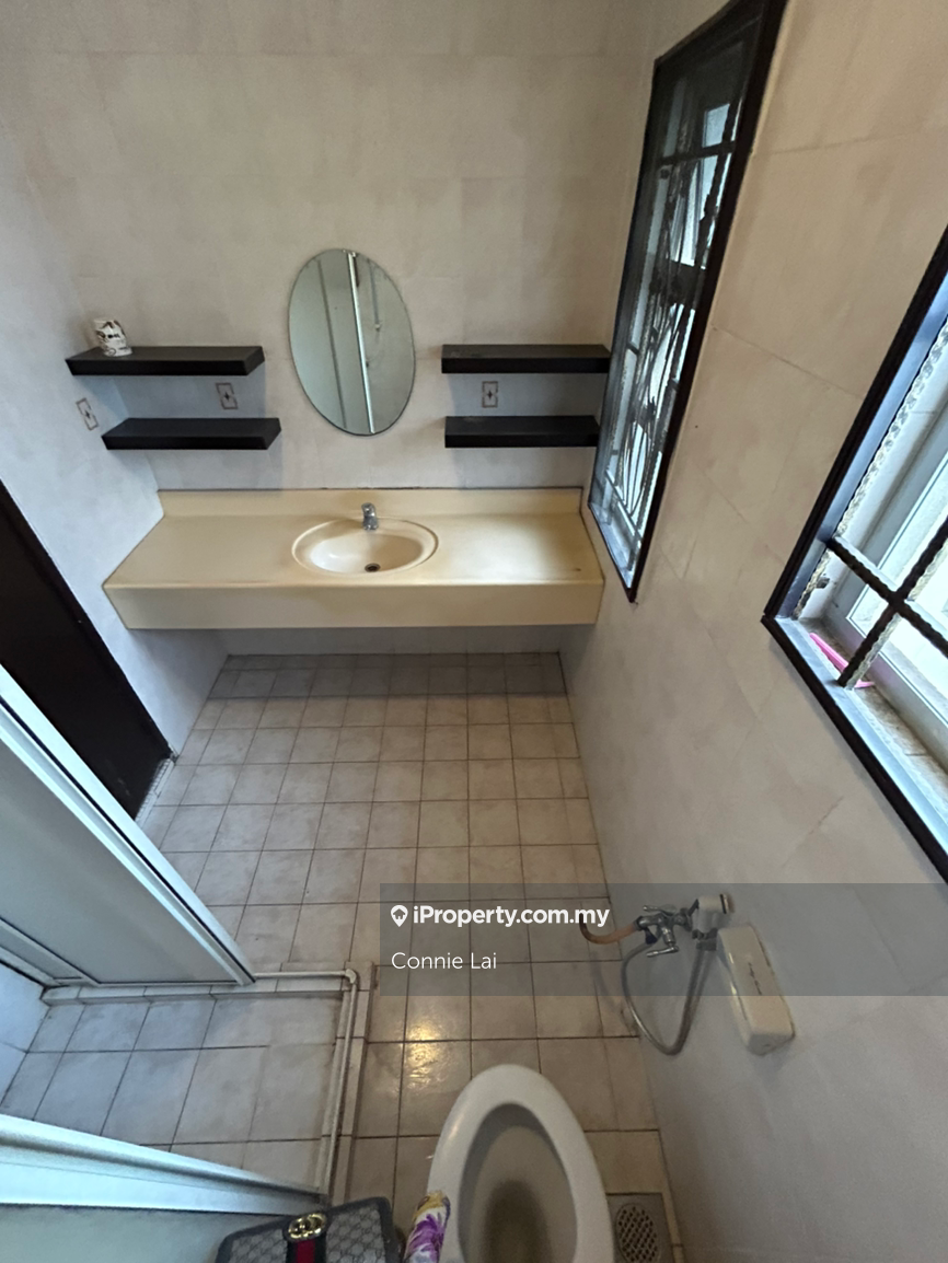 Rumah Berangkai 2 Tingkat untuk Dijual di Bukit Rahman Putra, Sungai Buloh oleh Connie Lai - iProperty.com.my