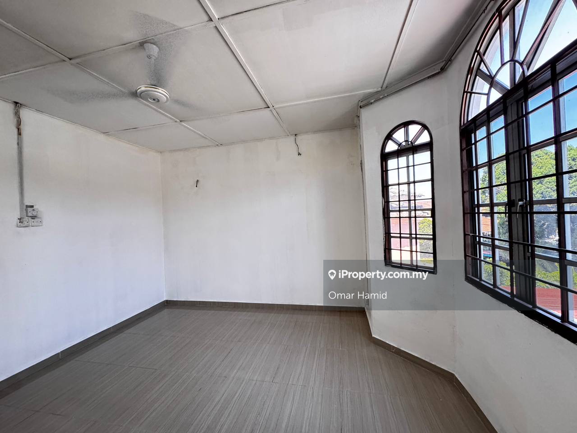 Rumah Berangkai 2 Tingkat untuk Dijual di Taman Bukit Kajang Baru, Kajang oleh Omar Hamid - iProperty.com.my