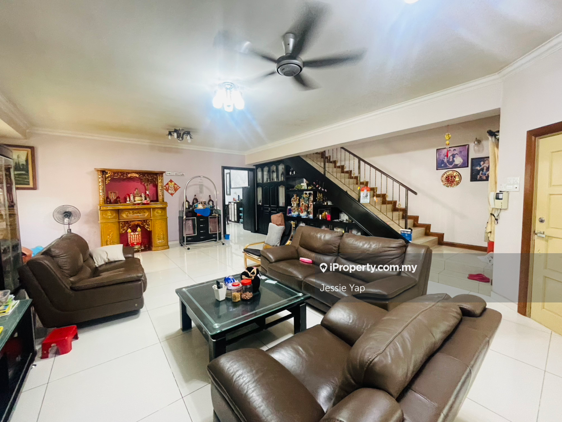 Semi-Detached House for Sale in Taman Bukit Serdang, Seri Kembangan by Jessie Yap - iProperty.com.my