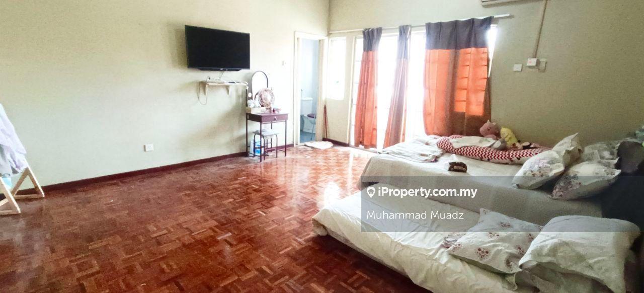 Rumah Berangkai 2 Tingkat untuk Dijual di Jalan Sungai Rasau, Berjaya Park, Shah Alam oleh Muhammad Muadz - iProperty.com.my