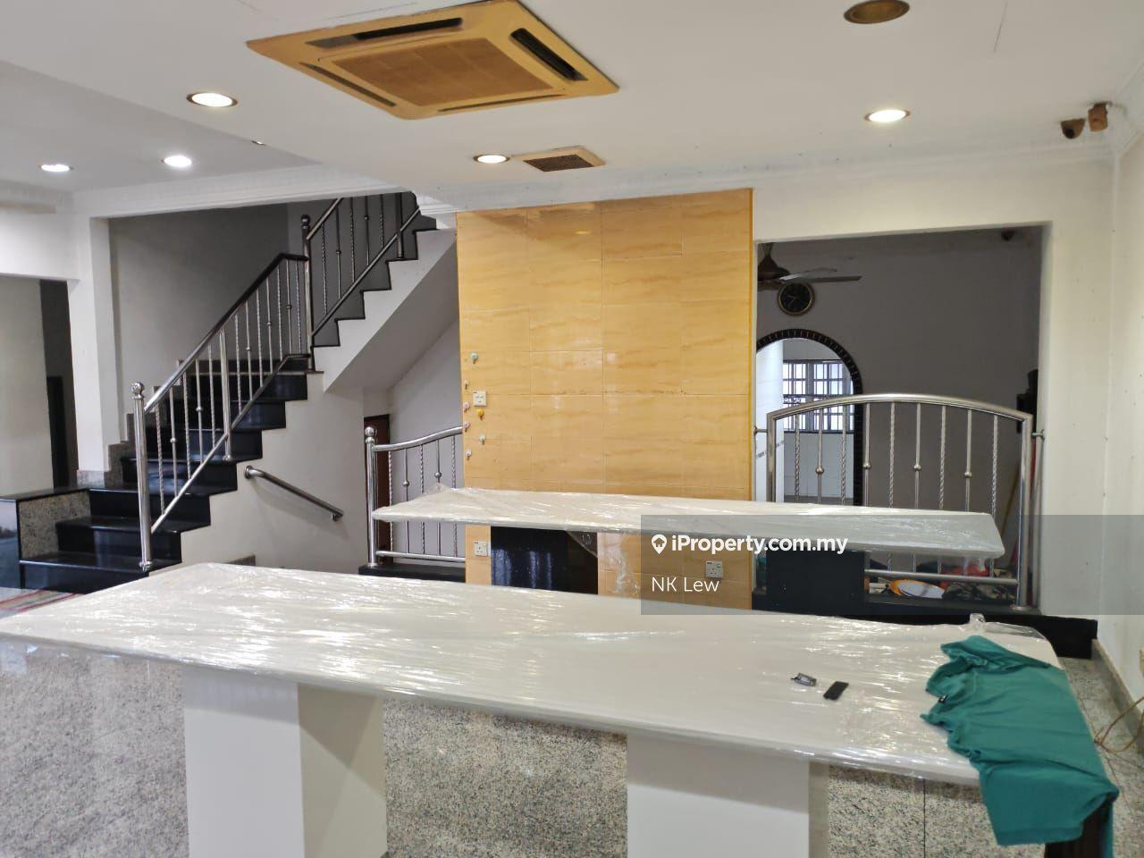 Rumah Berangkai 2 Tingkat untuk Dijual di Taman Bukit Serdang, Seri Kembangan oleh NK Lew - iProperty.com.my