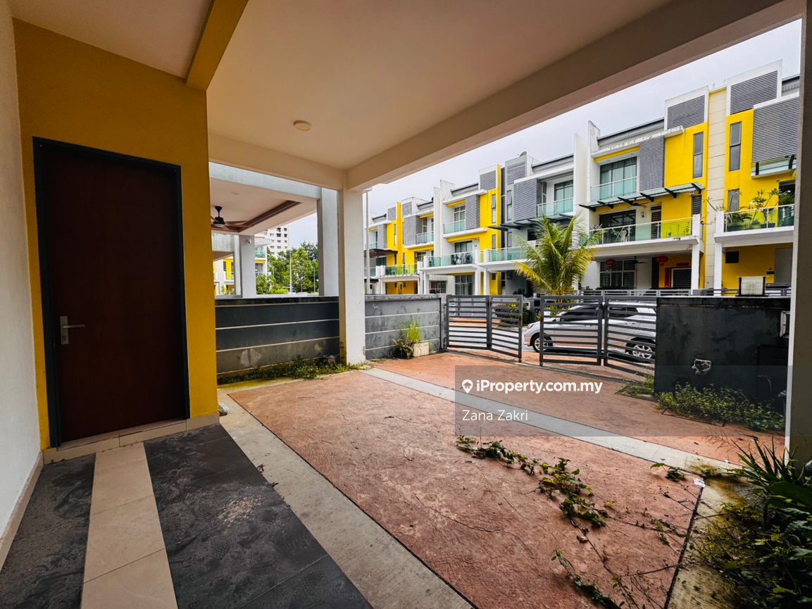 Rumah Berangkai 3 Tingkat untuk Dijual di TAMAN UKAY TROPIKA, Ampang oleh Zana Zakri - iProperty.com.my