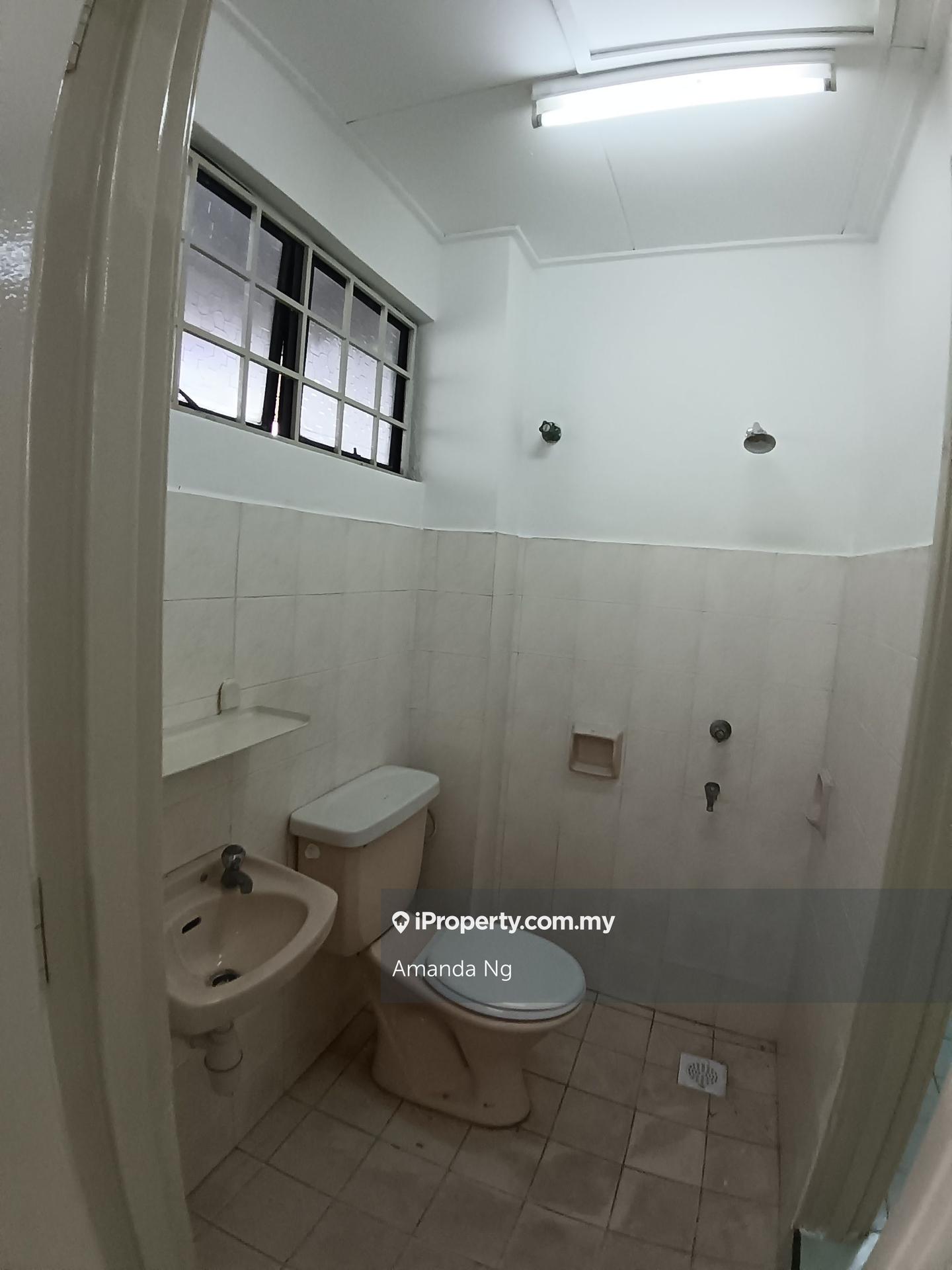 Rumah Berkembar untuk Disewa di Bandar Utama 11, Bandar Utama oleh Amanda Ng - iProperty.com.my
