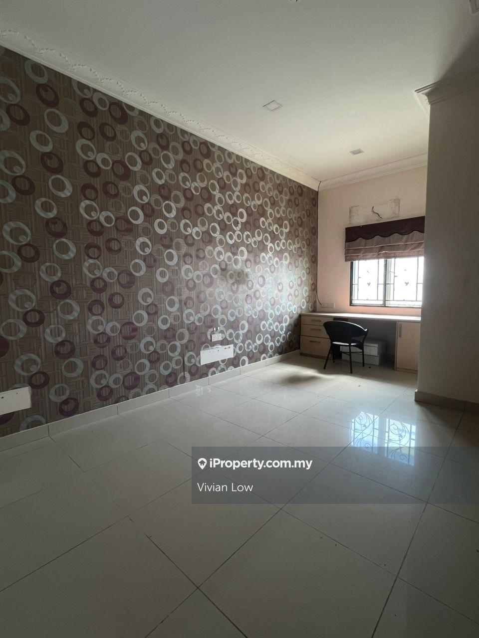 Rumah Berangkai 2.5 Tingkat untuk Dijual di Taman Suria Tropika, Seri Kembangan oleh Vivian Low - iProperty.com.my