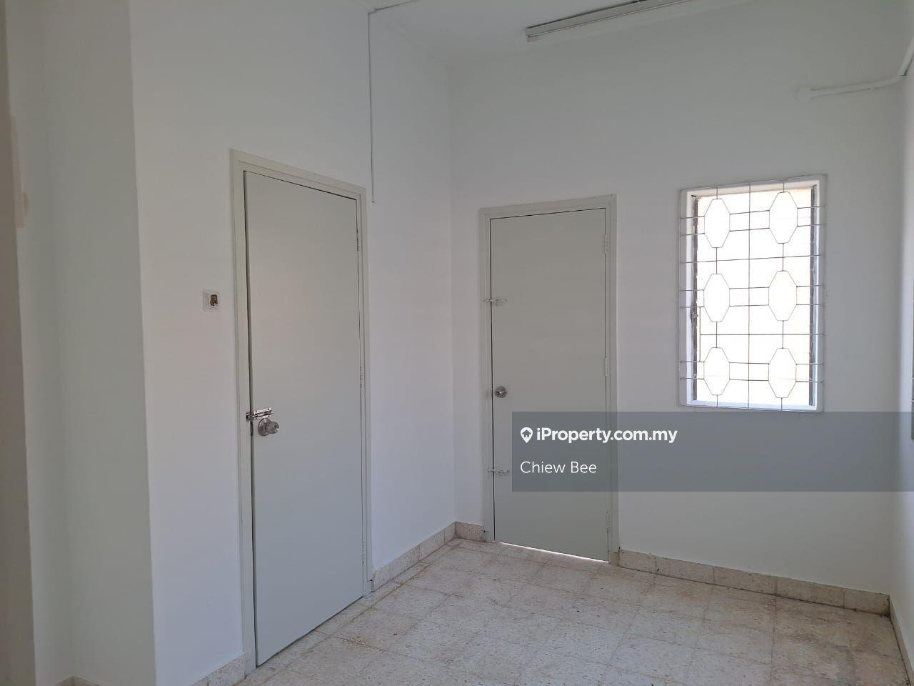 Rumah Berkembar untuk Disewa di 2-Storey Semi-D at Tanjung Tokong, Tanjung Tokong oleh Chiew Bee - iProperty.com.my