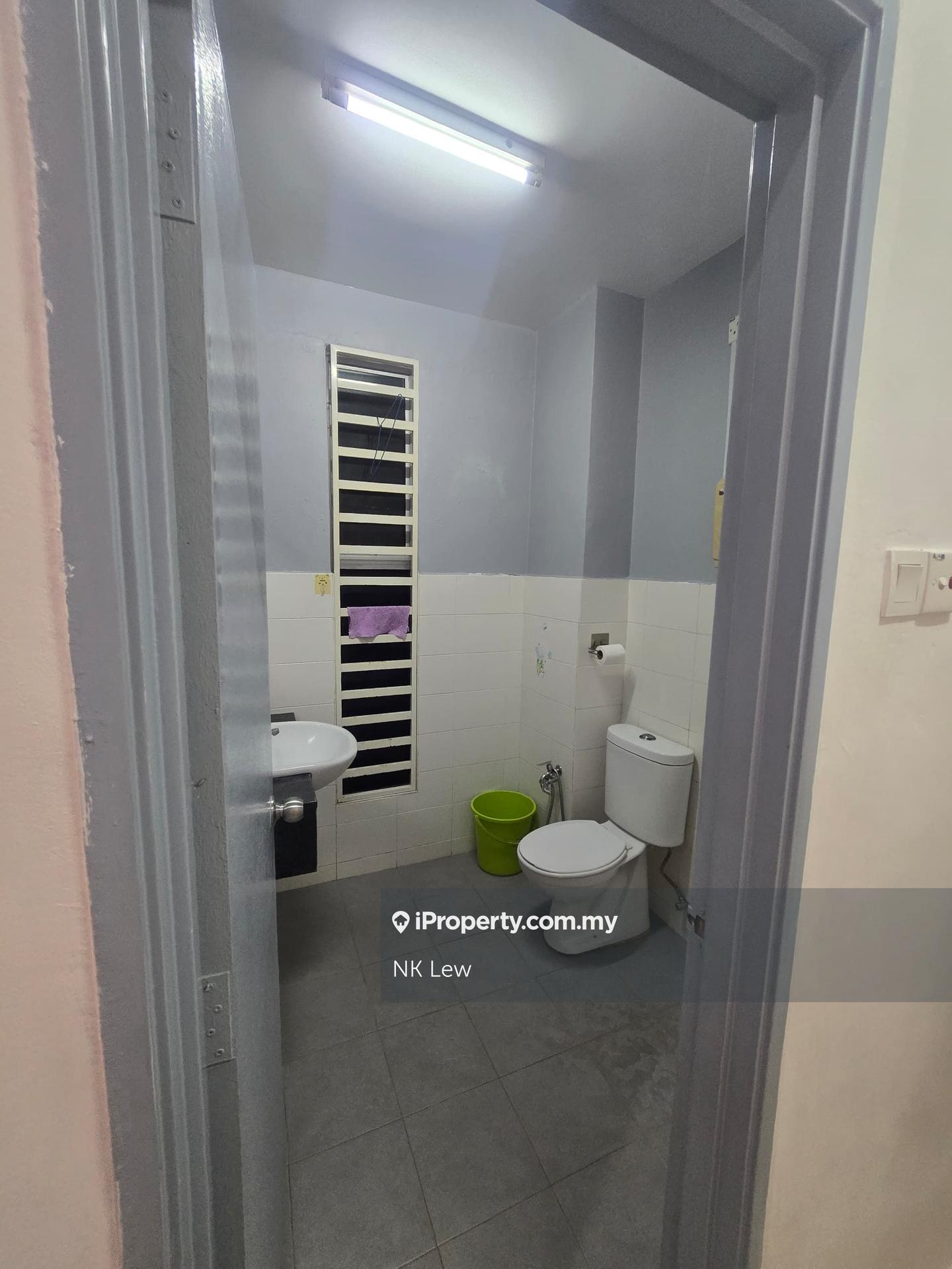 2-storey Terraced House for Sale in Bandar Putra Permai, Seri Kembangan by NK Lew - iProperty.com.my