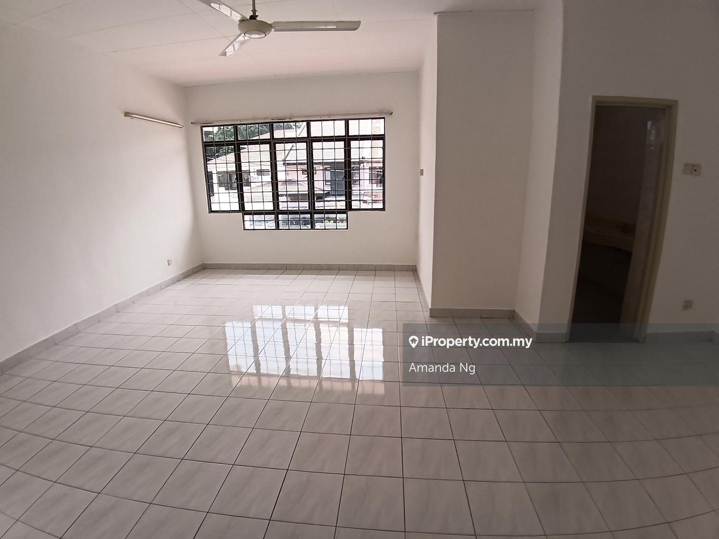 Rumah Berkembar untuk Disewa di Bandar Utama 11, Bandar Utama oleh Amanda Ng - iProperty.com.my