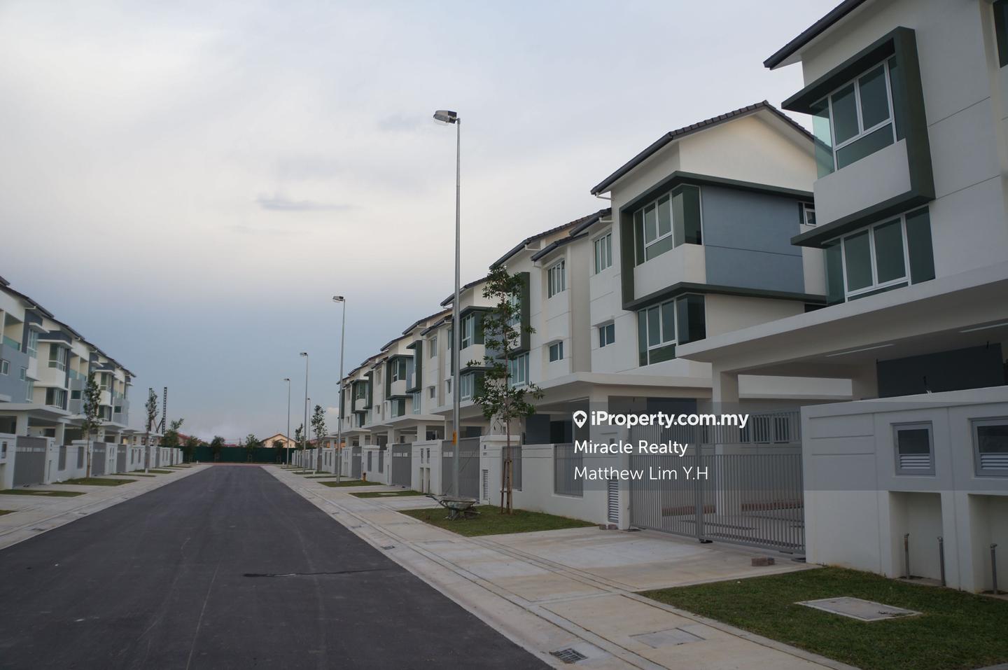 Semi-Detached House for Sale in Ambang Botanic, Klang by Matthew Lim Y.H - iProperty.com.my
