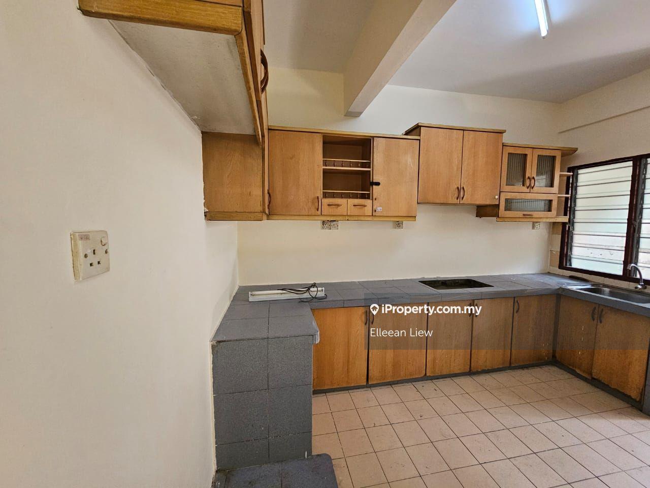 Rumah Berangkai 2 Tingkat untuk Dijual di Taman Putra Budiman, Balakong oleh Elleean Liew - iProperty.com.my