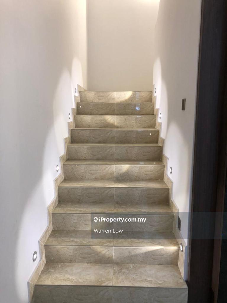 Rumah Teres untuk Dijual di Aman Suria, Petaling Jaya oleh Warren Low - iProperty.com.my
