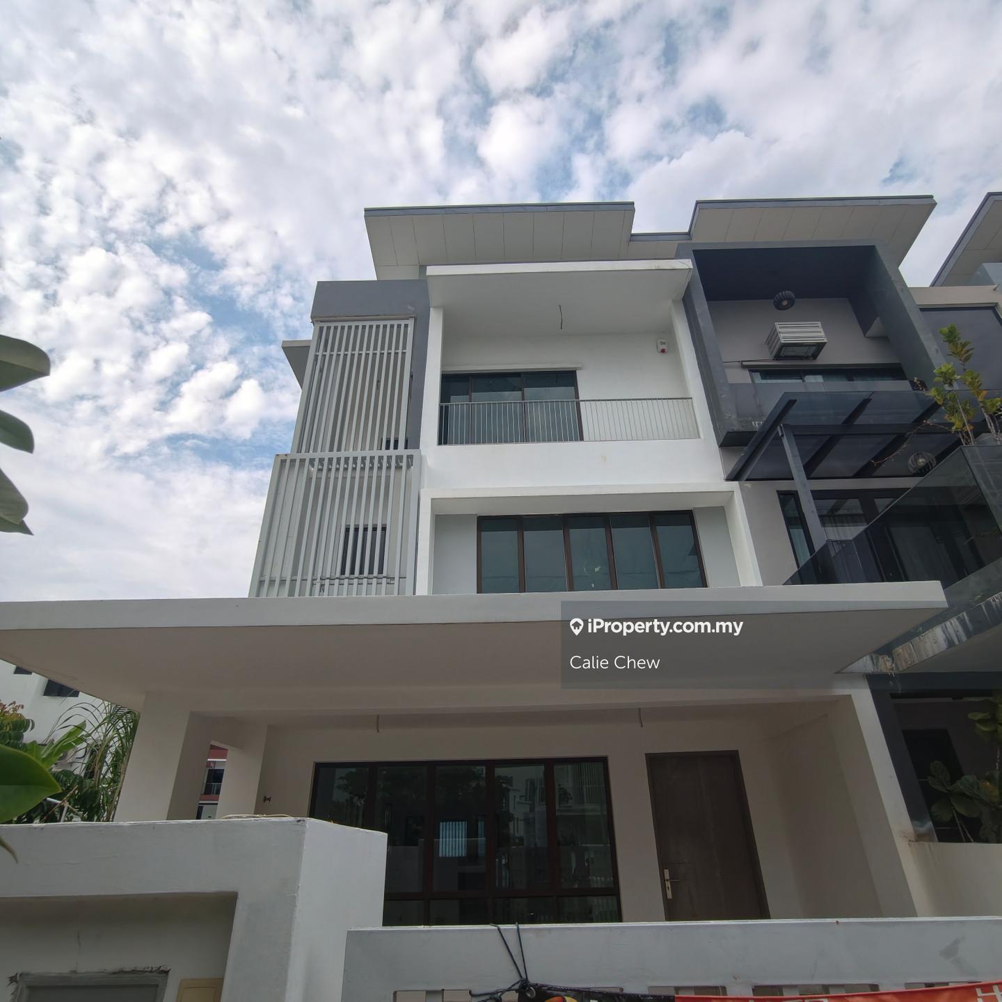 Terraced House for Sale in Setia Utama, Setia Alam by Calie Chew - iProperty.com.my