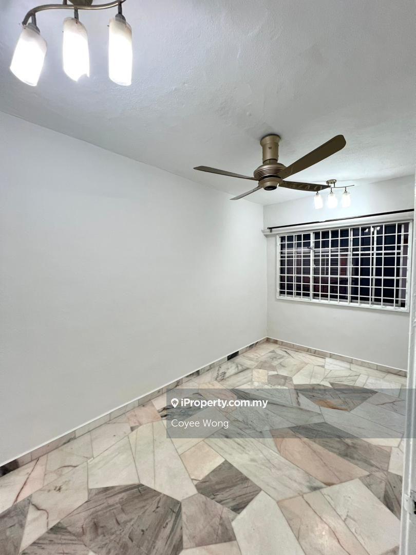 Flat for Sale in Happy Court by Coyee Wong - iProperty.com.my