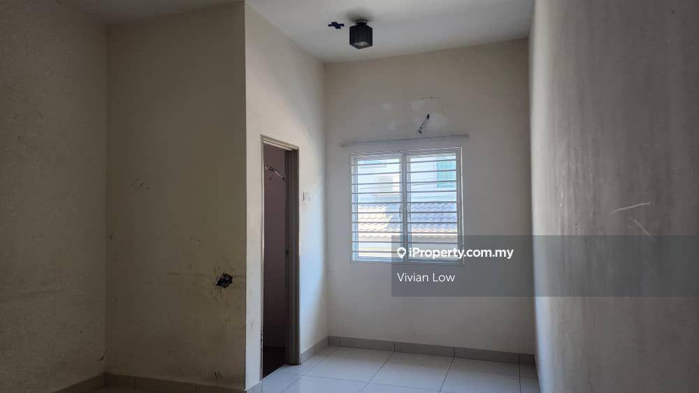 2.5-storey Terraced House for Sale in Taman Suria Tropika, Seri Kembangan by Vivian Low - iProperty.com.my