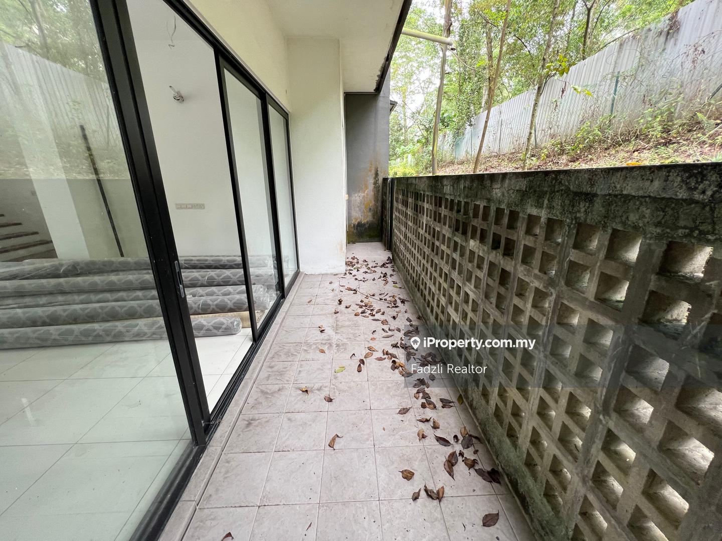 3-storey Terraced House for Sale in Seri Kembangan, Selangor by Fadzli Realtor - iProperty.com.my