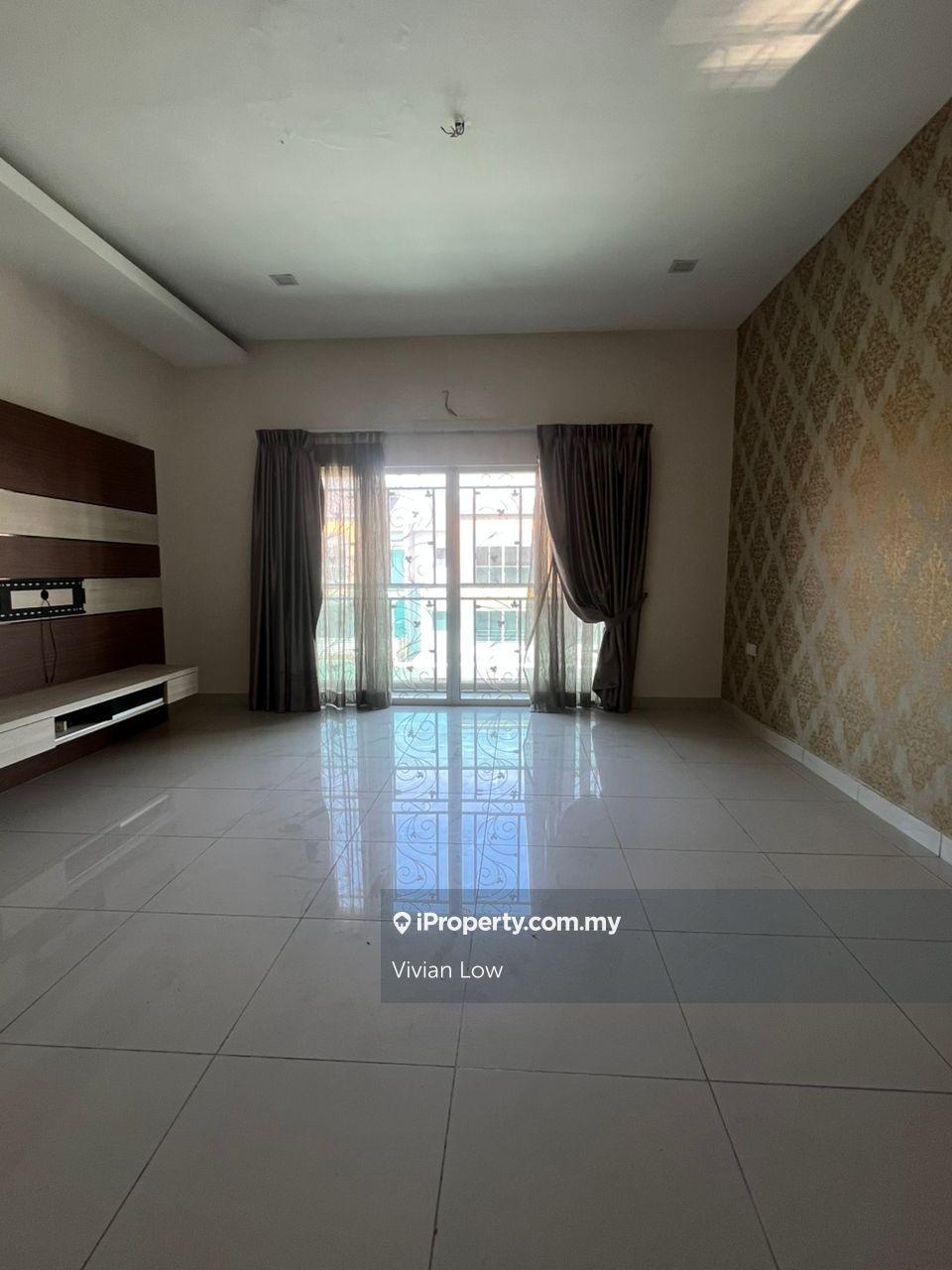 Rumah Berangkai 2.5 Tingkat untuk Dijual di Taman Suria Tropika, Seri Kembangan oleh Vivian Low - iProperty.com.my