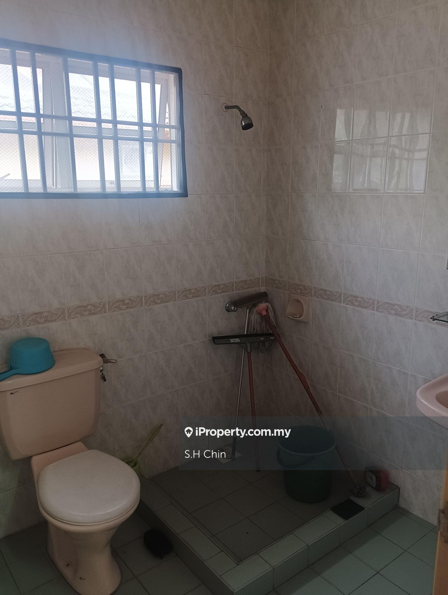 Rumah Berangkai 2 Tingkat untuk Dijual di Seksyen U8, Shah Alam oleh S.H Chin - iProperty.com.my