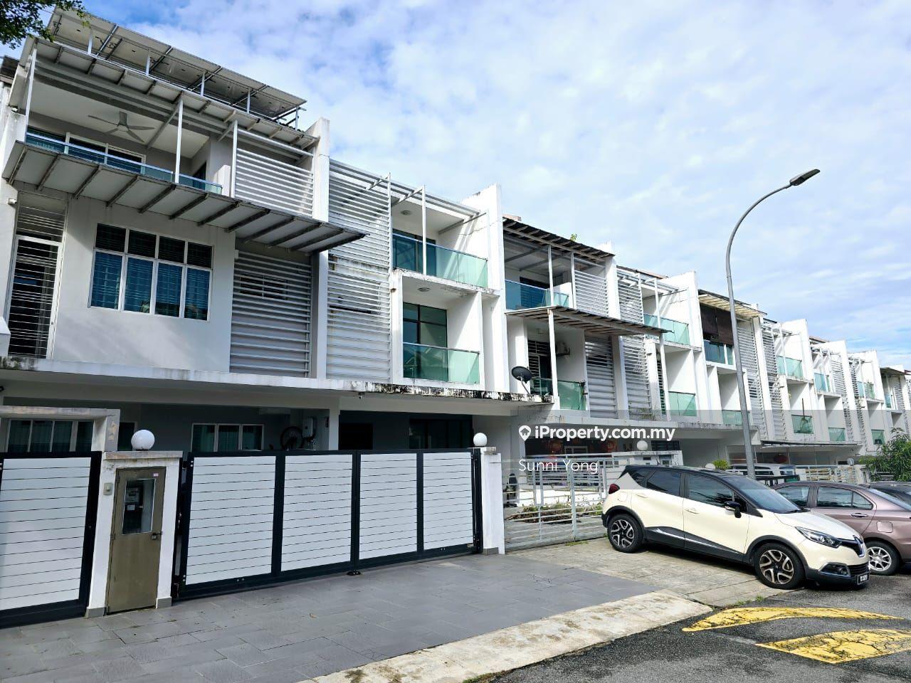 Rumah Berangkai 3 Tingkat untuk Dijual di Kinrara Residence, Puchong oleh Sunni Yong - iProperty.com.my