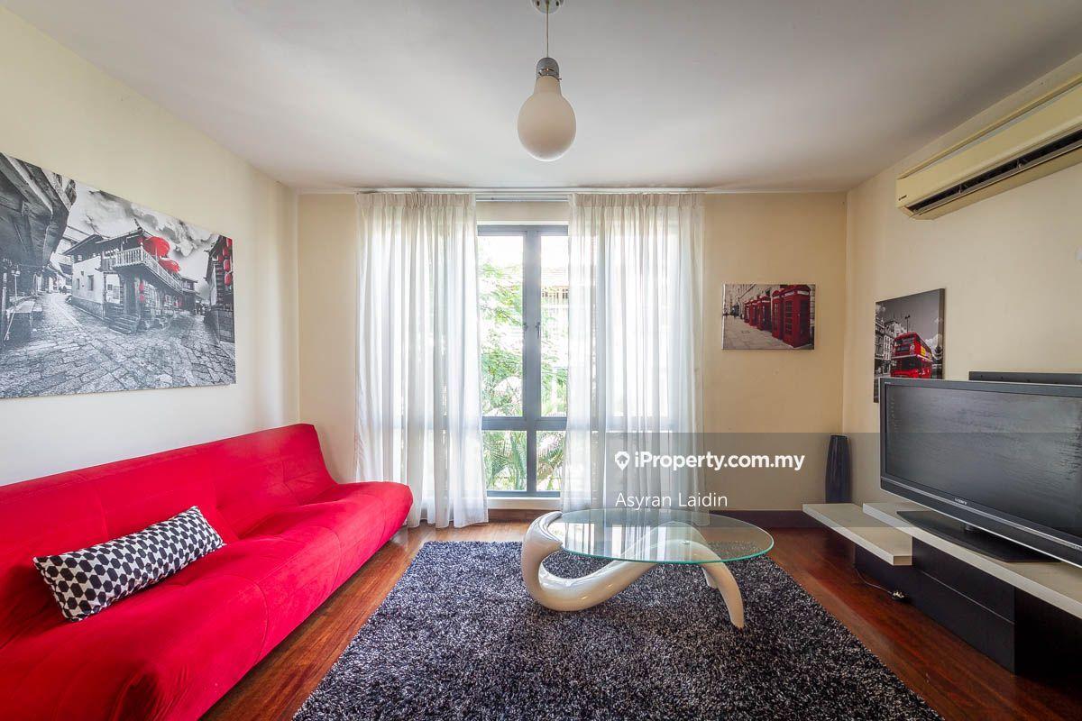 Semi-Detached House for Sale in 2.5sty Renovated Semi D Lakehill Villa, Bangi by Asyran Laidin - iProperty.com.my