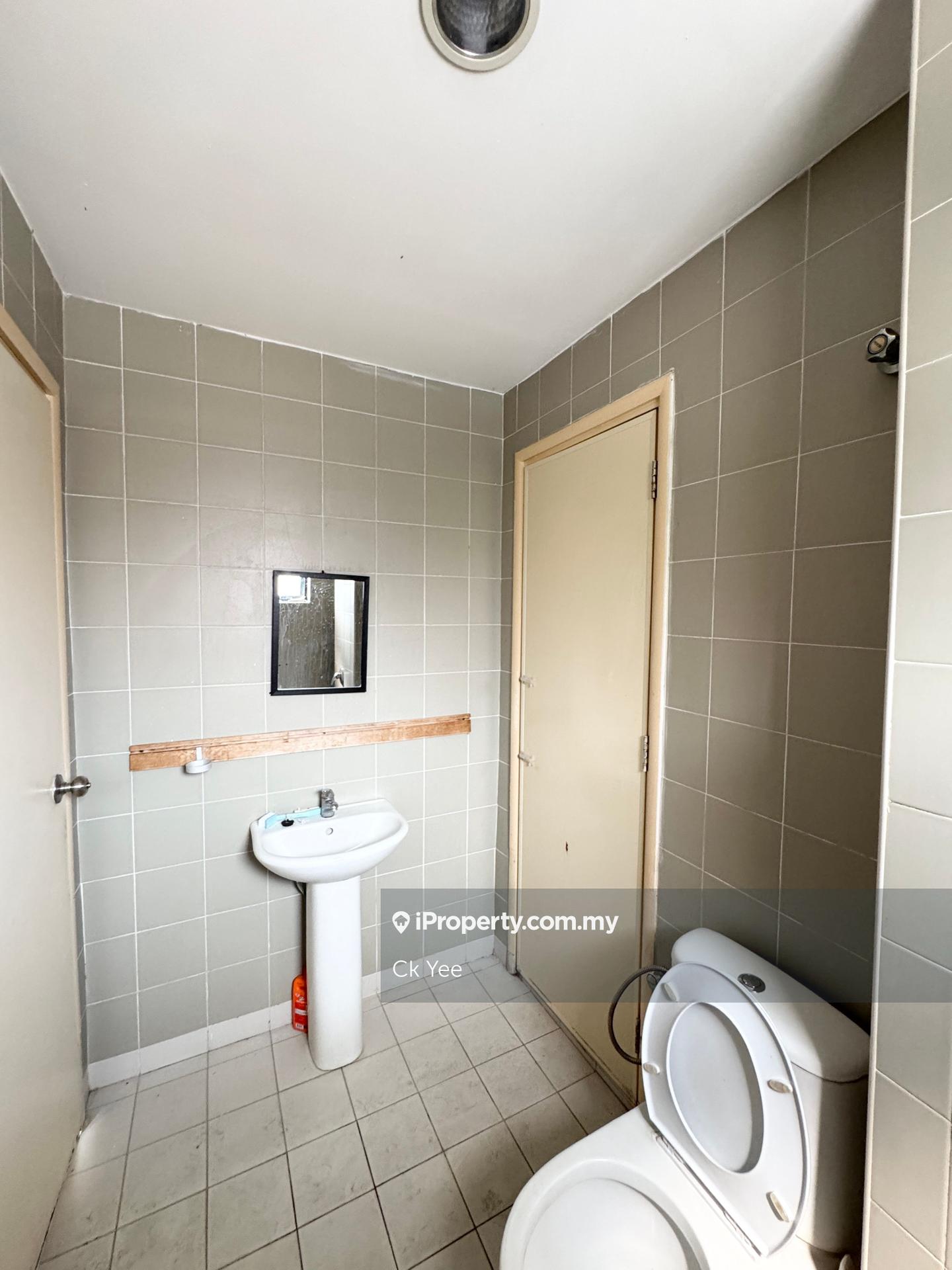 3-storey Terraced House for Sale in Taman Esplanad, Bukit Jalil by Ck Yee - iProperty.com.my