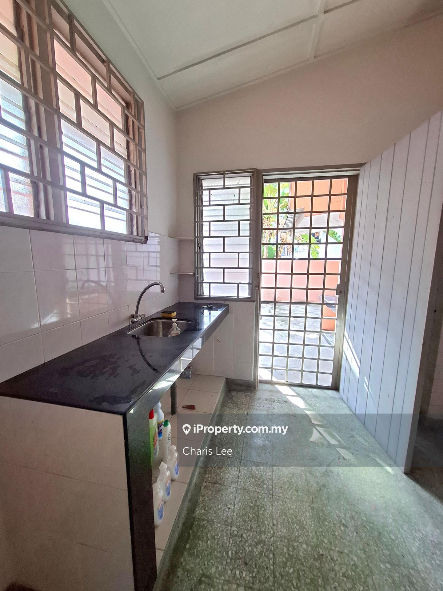 Rumah Berangkai 2 Tingkat untuk Dijual di Seksyen 17, Petaling Jaya oleh Charis Lee - iProperty.com.my
