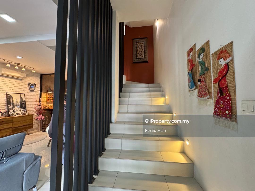 Rumah Berangkai 3 Tingkat untuk Dijual di Taman Subang Mas, Subang Jaya oleh Kenix Hoh - iProperty.com.my